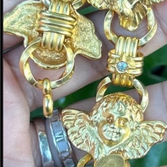 Retired one of kind Vintage Kirks Folly four 4  flying Angels Statement bracelet - Picture 8 of 12